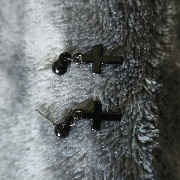 Necklace and earrings set - Picture 3 of 4